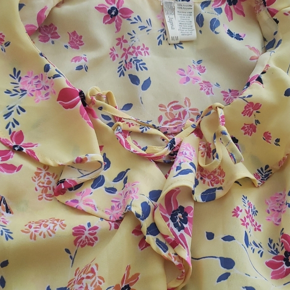 Yellow Floral Crop Top - Picture 2 of 2